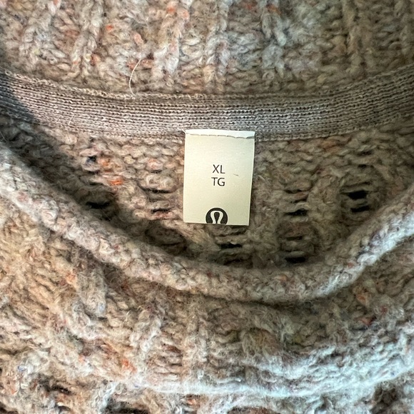 Lululemon Wool-Blend Cable-Knit Sweater in Heathered Gull Grey XL *worn once* - Picture 8 of 10